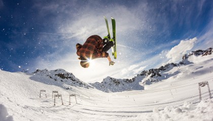 KY Sports-“青训明星：少年足球天才崭露头角”，少年成名的足球明星