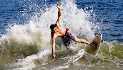 开云体育全站-巴萨马竞同组竞争激烈，胜出者赢得宝贵三分，巴萨与马竞的比赛