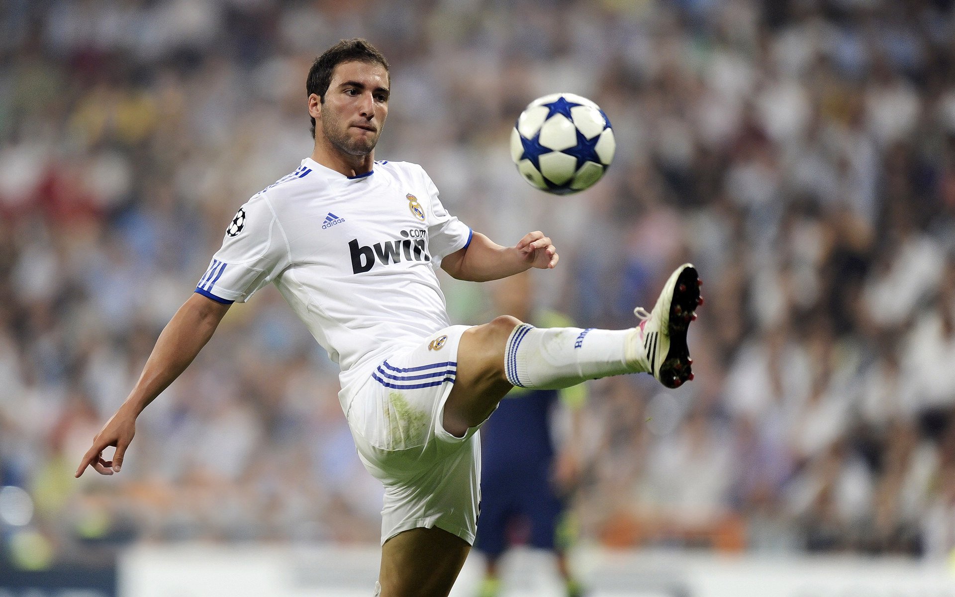 中国男足在巴黎奥运会上展示了高水平的比赛状态，中国男足在奥运会进过球吗