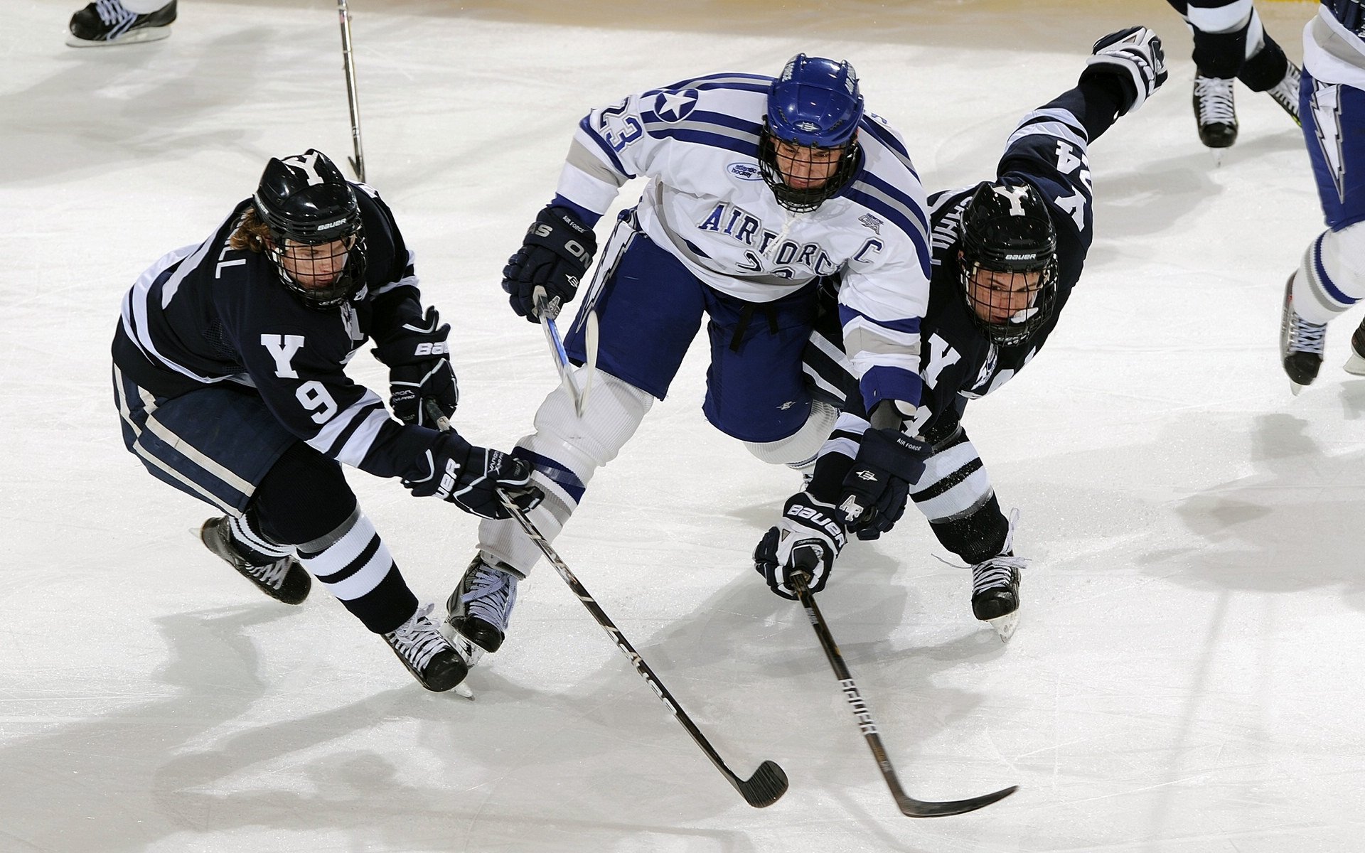 摩纳哥锋线表现出色，摩纳哥地形